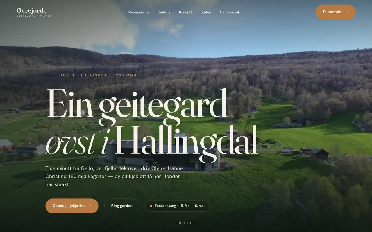 Skjermbilde av Øvrejorde-siden: dronebilde av en gård i Hallingdal